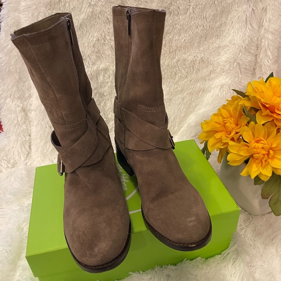Vince Camuto Biege Suede Boots Size 8.5 - Picture 9 of 9